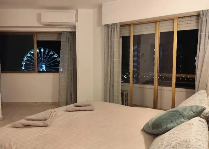 Marina View Seaside Appartamento Larnaca